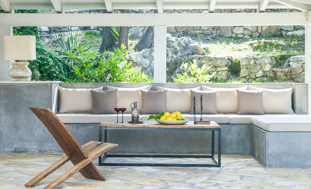 Villa Ioli- Beachfront Luxury Residence 伊古迈尼察 外观 照片